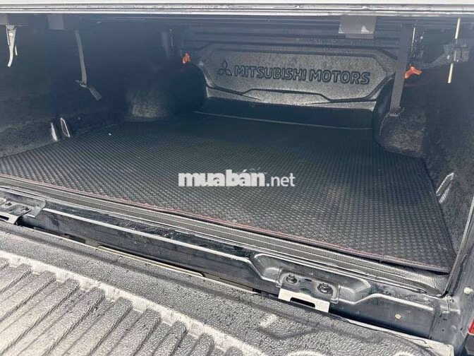 Mitsubishi Triton Athlete 4x4AT 2023 Đen 60000 km