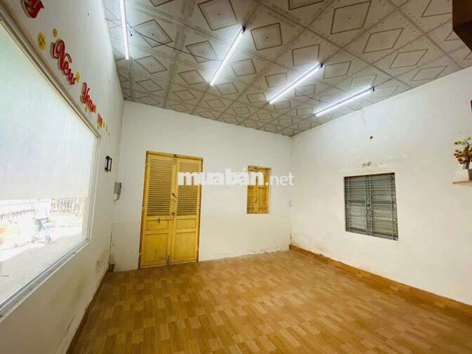 Cho thuê nhà sân vườn 1.300m2 thích hợp ở và kd cà phê sân vườn