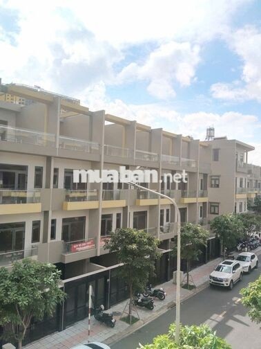 Nhà Phố KD Bcons Uni Valley. Cho thuê 4 tầng, 96m2, 15 triệu/tháng