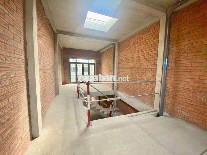 Nhà Phố KD Bcons Uni Valley. Cho thuê 4 tầng, 96m2, 15 triệu/tháng