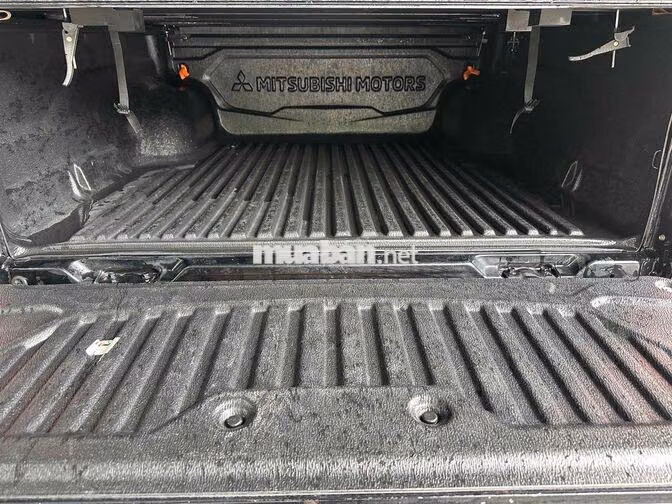 Mitsubishi Triton Athlete 4x4AT 2023 Đen 60000 km