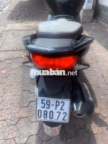 Honda PCX đen nhám