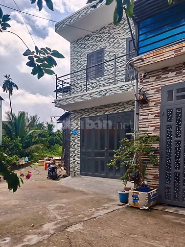 Nhà đẹp 4m x 8m gần trường Tiểu học Nguyễn Văn Thệ