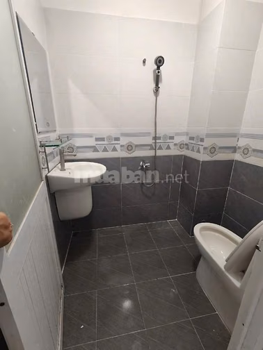 Nhà đẹp 4m x 8m gần trường Tiểu học Nguyễn Văn Thệ