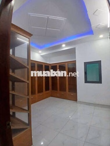 Nhà 1 trệt 3 lầu sân thượng đường liên khu 4/5 BHH B bình tân