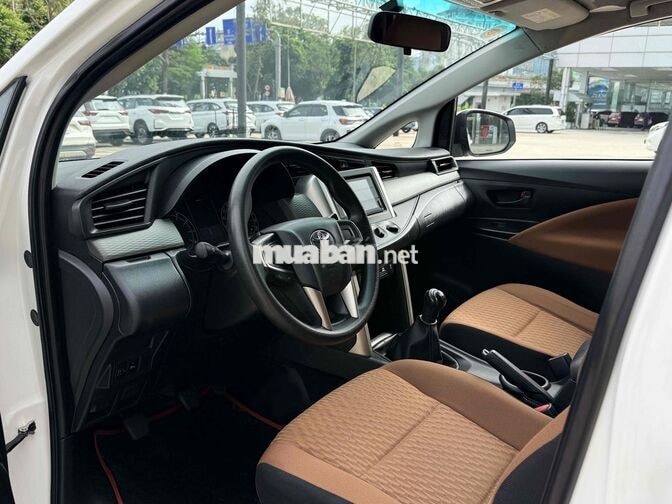 Toyota Innova 2020 Số sàn 2.0E Trắng - Xe Tại Hãng