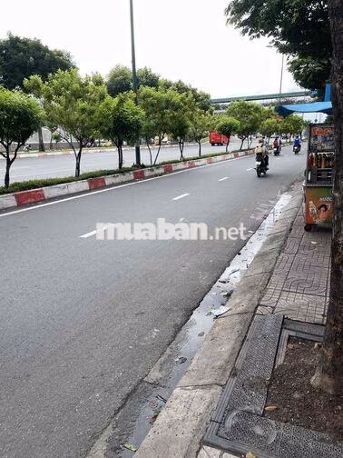 NHÀ MẶT TIỀN PHẠM VĂN ĐỒNG – NHÀ 4 TẦNG, VỊ TRÍ KINH DOANH ĐẸP