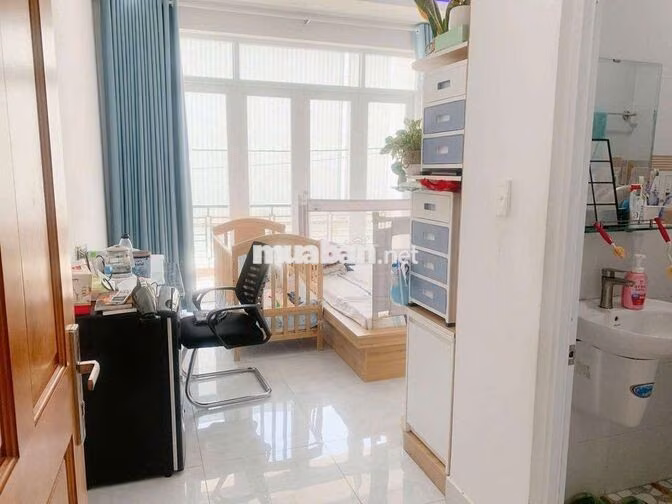 cho thuê gấp nhà nguyên căn dương quảng hàm p5 gò vấp . Hẻm 5m ôtô