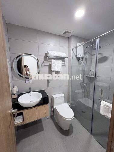 CHO THUÊ CĂN HỘ DỊCH VỤ FULL NT_ XÁCH VALI VÀO LÀ Ở_FREE ĐIỆN NƯỚC PQL