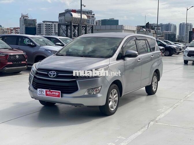 Toyota Innova 2.0E MT 2020 Số sàn Bạc