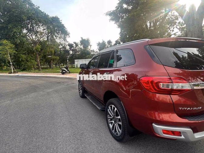 Ford Everest Titanium 2022 2.0L Bi-Turbo 4WD Đỏ