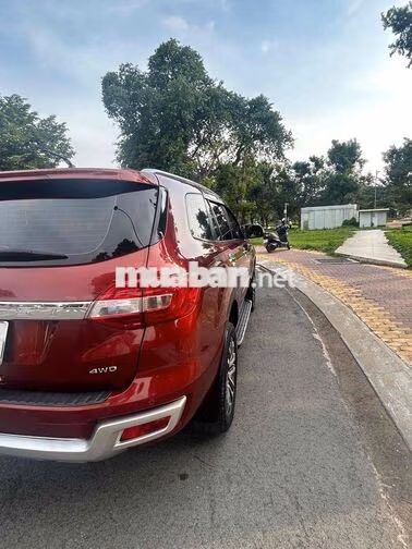 Ford Everest Titanium 2022 2.0L Bi-Turbo 4WD Đỏ