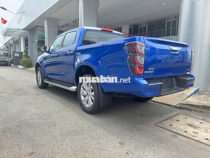 Isuzu D-Max 1 cầu AT 2025 Xanh Tự động