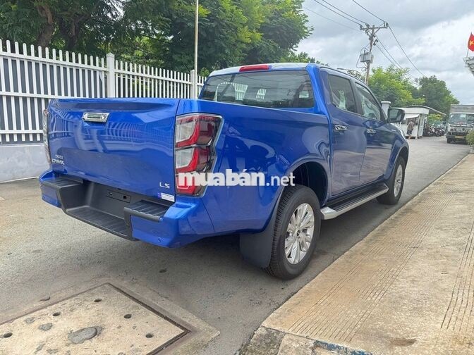 Isuzu D-Max 1 cầu AT 2025 Xanh Tự động