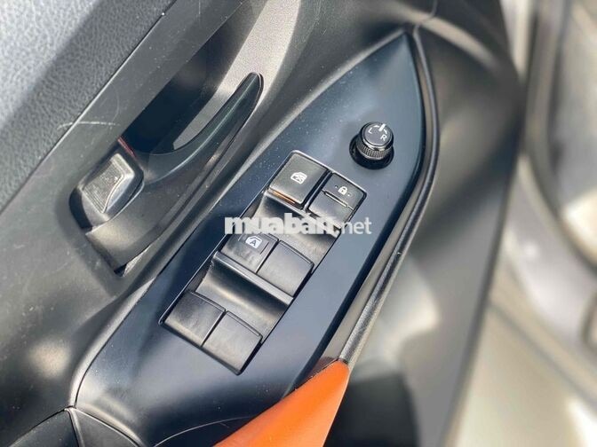 Toyota Innova 2.0E MT 2020 Số sàn Bạc