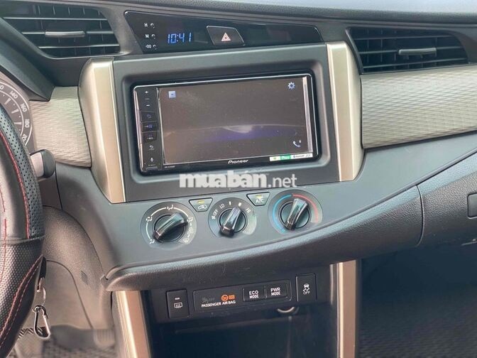 Toyota Innova 2.0E MT 2020 Số sàn Bạc