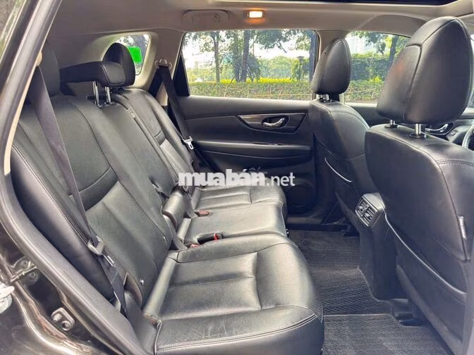 Nissan X-Trail 2.0 SL Premium 2020 Xanh đen