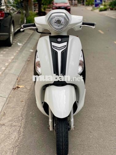 Yamaha Grande Trắng