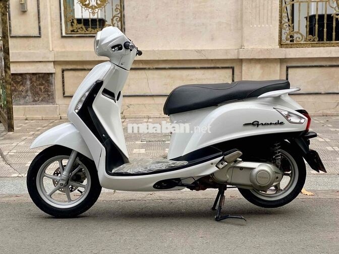Yamaha Grande Trắng