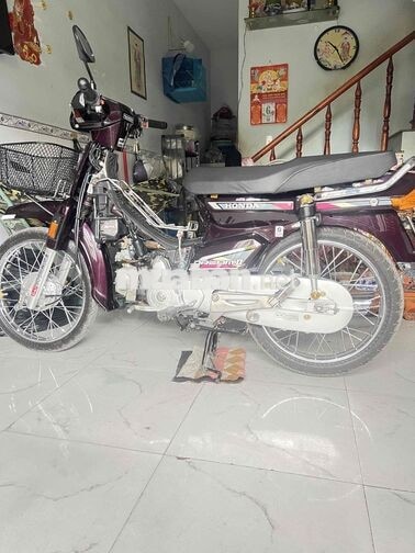 Honda Dream II Tím