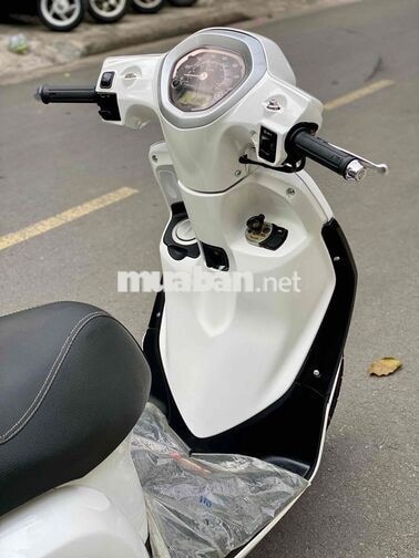 Yamaha Grande Trắng