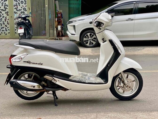 Yamaha Grande Trắng