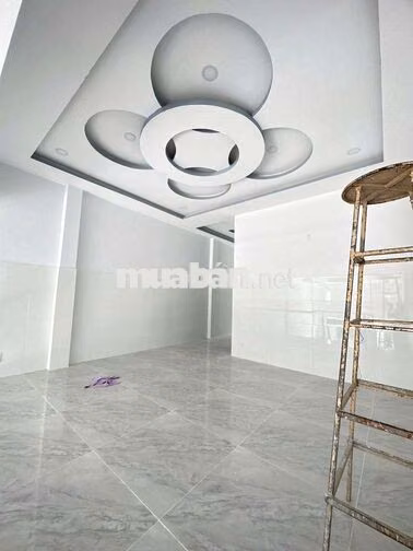 mặt tiền tch 5x30 mới xây trệt lửng 2pn 2wc kd VP cty 