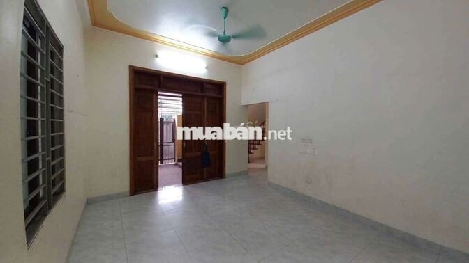 Cho thuê nhà đg ô tô tránh dt: 90m2- 6 p ngủ giá 9tr