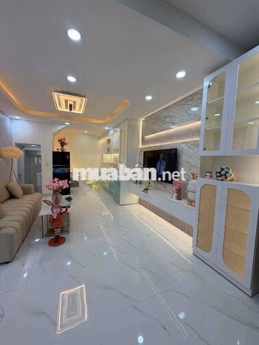 chính chủ bán nhà 3 lầu shr hẻm 1056 huỳnh Tấn Phát