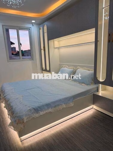 chính chủ bán nhà 3 lầu shr hẻm 1056 huỳnh Tấn Phát
