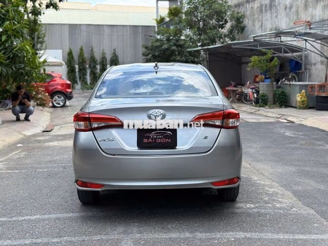 Toyota Vios E Số sàn 2018 Bạc