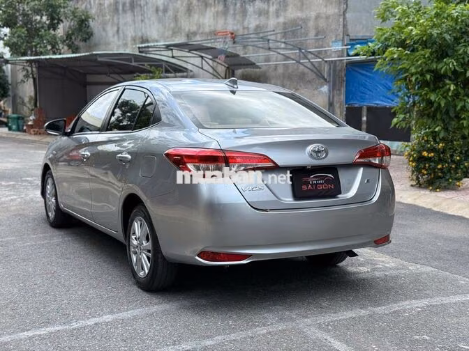 Toyota Vios E Số sàn 2018 Bạc