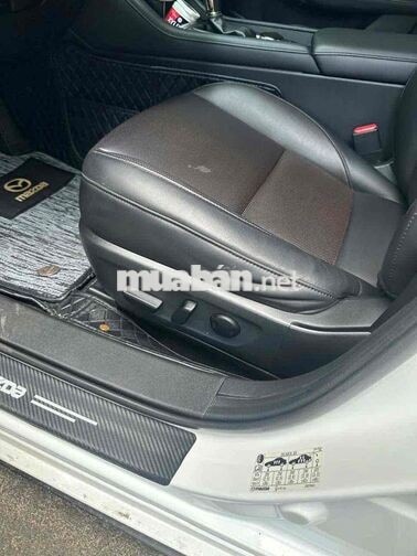 Mazda  3 luxury 2024 Trắng Tự động 30742 km