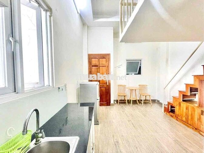 DUPLEX FULL NỘI THẤT MÁY GIẶT RIEWNG CỬA SỔ TRỜI ĐỐI DIỆN ETOWN