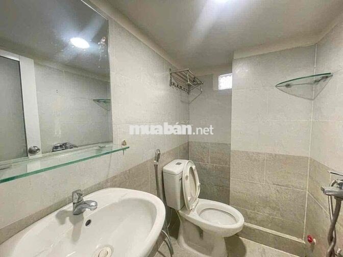 DUPLEX FULL NỘI THẤT MÁY GIẶT RIEWNG CỬA SỔ TRỜI ĐỐI DIỆN ETOWN