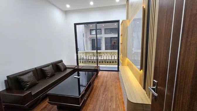 Cho thuê nhà DT 40m x 5T xây mới Thang máy ở Ngõ 280 Bạch Đằng