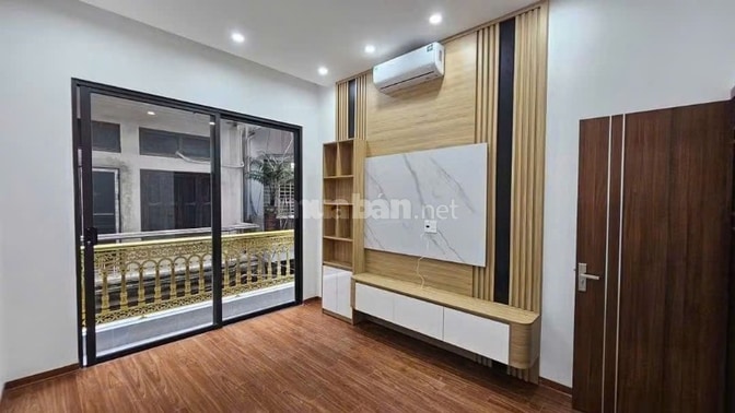 Cho thuê nhà DT 40m x 5T xây mới Thang máy ở Ngõ 280 Bạch Đằng