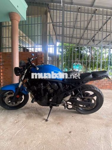 Suzuki 600cc Xanh dương Nam