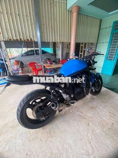 Suzuki 600cc Xanh dương Nam