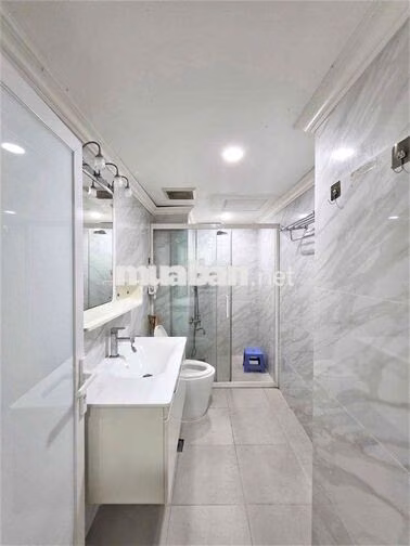 Cho thuê căn hộ 2 phòng ngủ. chung cư Garden Gate. gần cv Gia Định