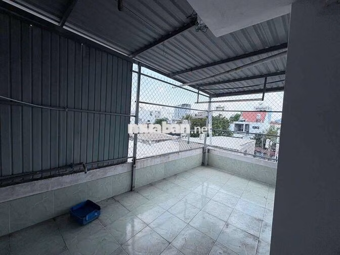 Cần tìm bạn ở ghép nhà nguyên căn