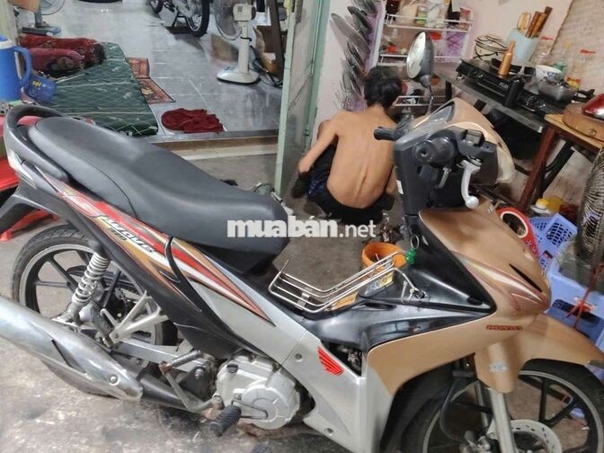 Honda WaveS 110 Vàng đồng Thể thao