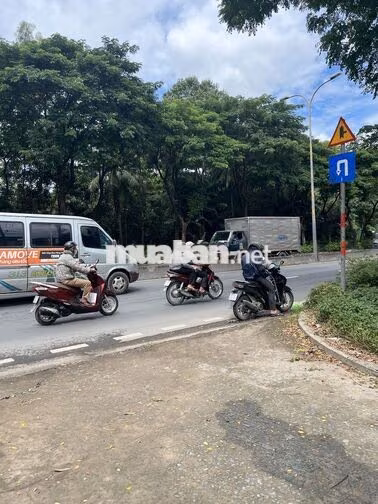 CHO THUÊ NHÀ XƯỞNG 2.100m2 HAI MẶT TIỀN TRẦN VĂN GIÀU