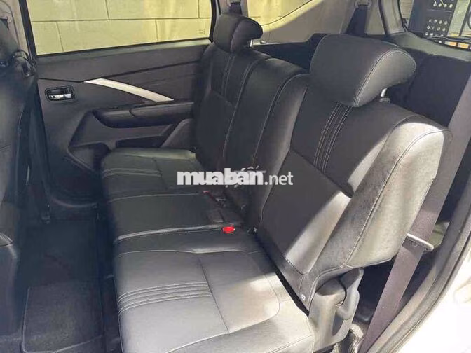 Mitshubishi Xpander Premium AT 2024 màu trắng