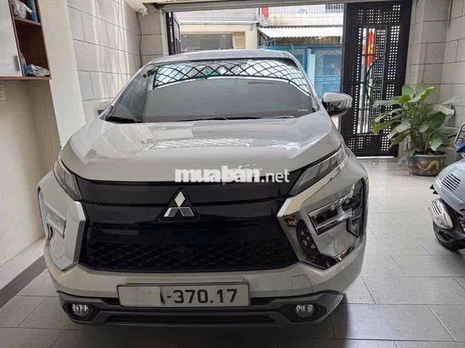 Mitshubishi Xpander Premium AT 2024 màu trắng