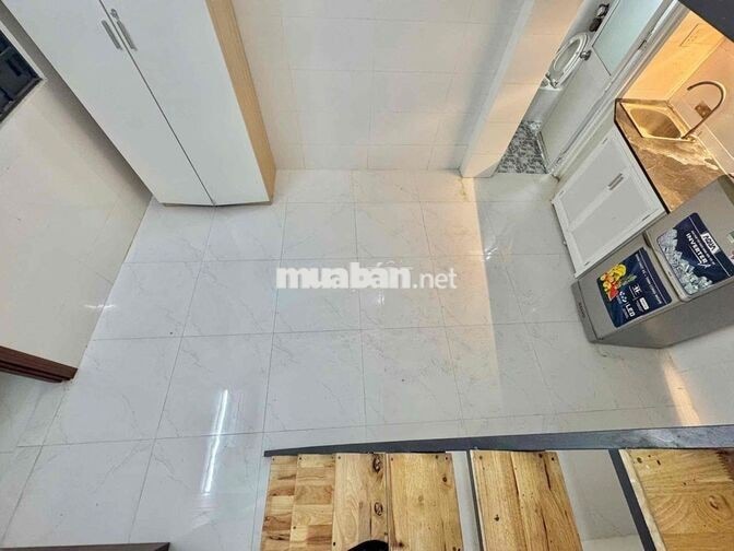 Cho Thuê Căn Hộ Gác Full Nội Thất 4ng3xe Rộng 25m2 Ngay Cầu Kiệu Q1