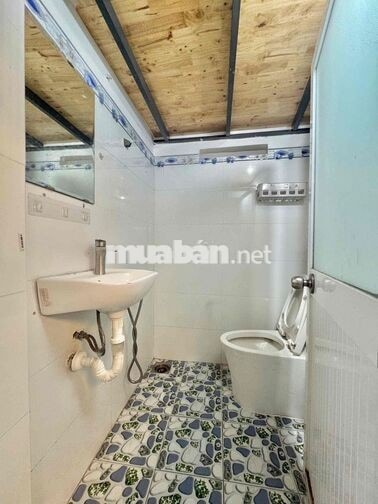 Cho Thuê Căn Hộ Gác Full Nội Thất 4ng3xe Rộng 25m2 Ngay Cầu Kiệu Q1