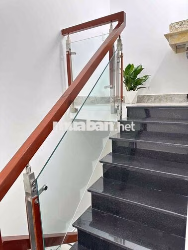 chính chủ bán nhà 4 m 11m giáp tân phú