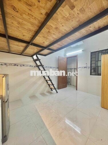 Cho Thuê Căn Hộ Gác Full Nội Thất 4ng3xe Rộng 25m2 Ngay Cầu Kiệu Q1