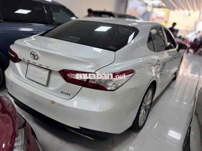 Toyota Camry 2.5Q 2019 Trắng
